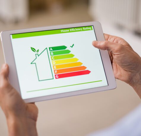 Efficacité énergétique maison sur tablette grâce à isolation de toiture